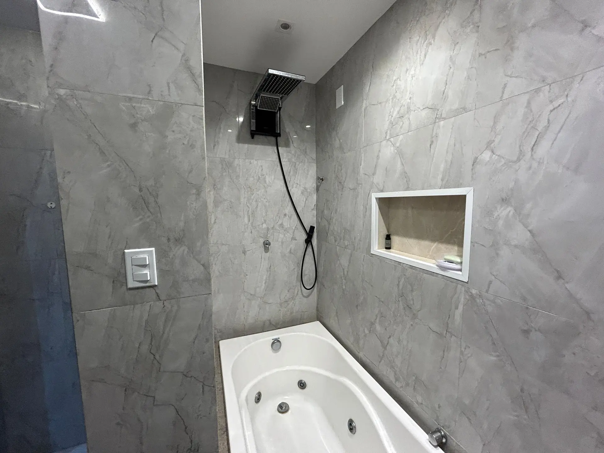 Furnished apartment with 2 bedrooms and 1 en-suite — photo 23