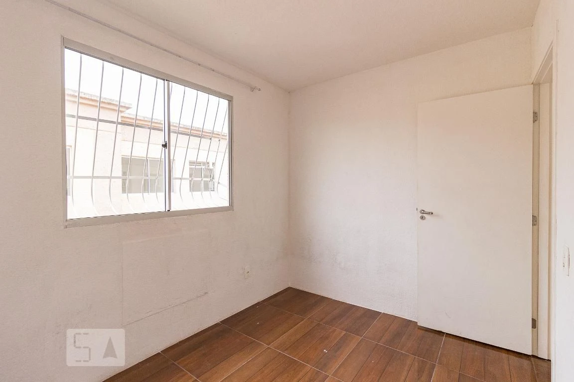 Apartamento sem mobília com cozinha fechada e 2 quartos — photo 19