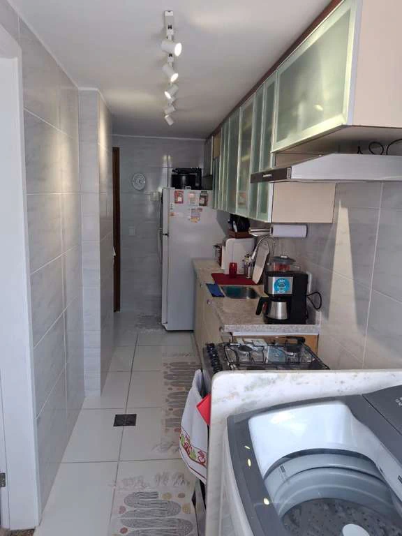 Furnished 81 m² apartment with 2 bedrooms and enclosed balcony — photo 9