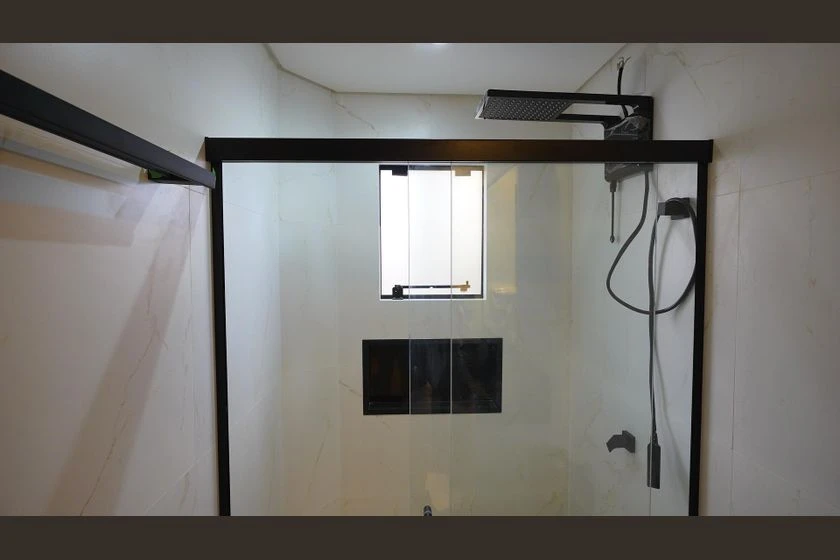 Studio mobiliado com mesa de trabalho e jardim privativo — photo 11