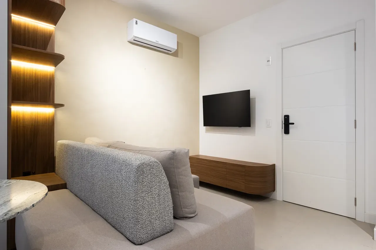 Furnished studio with 1 parking spot and 1 bathroom