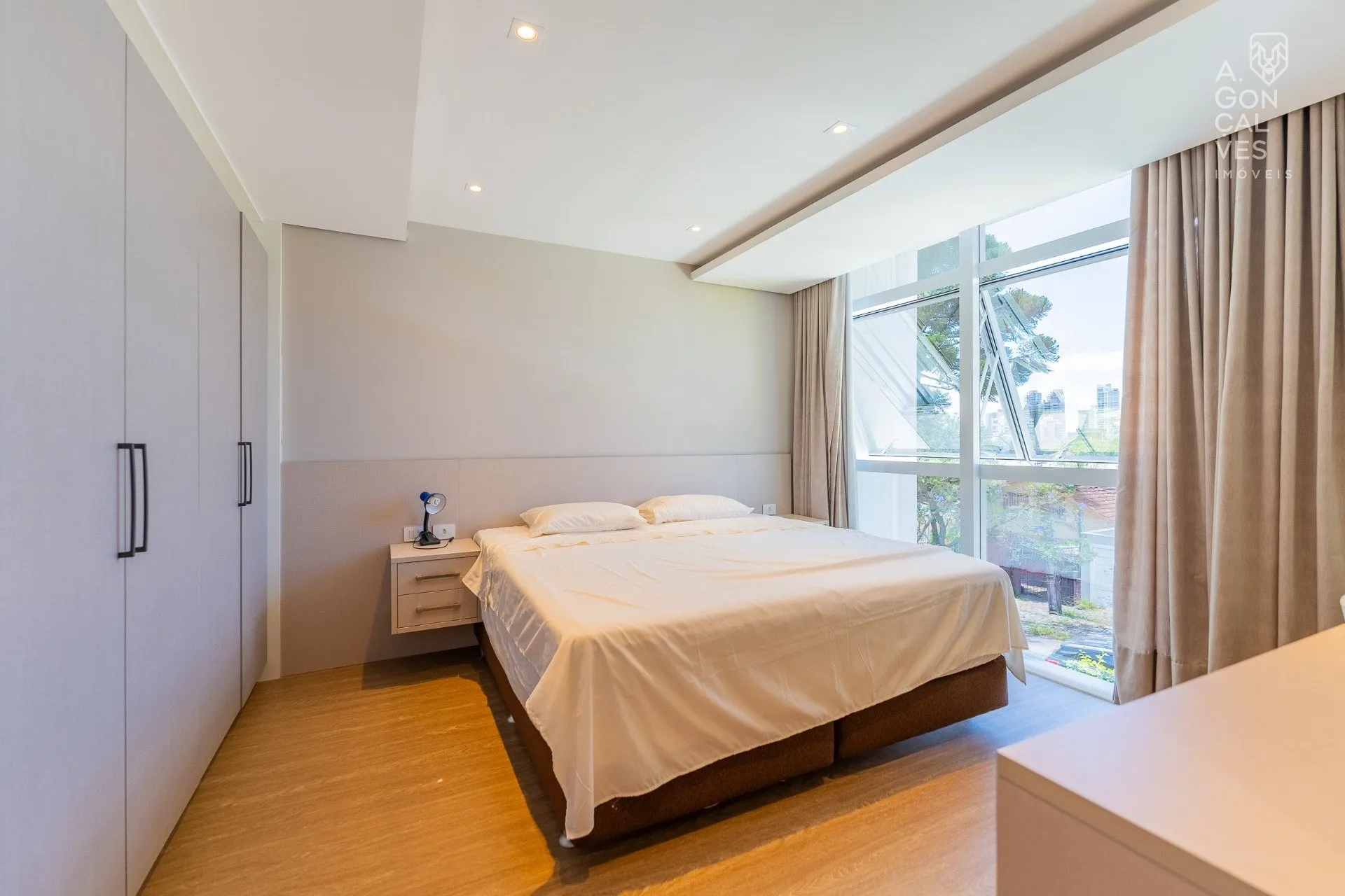 Casa com 3 suítes e 350 m², terraço e jardim — photo 23