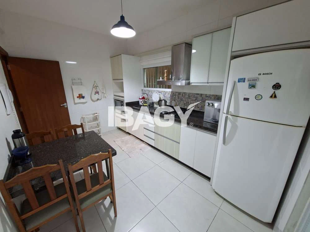 Меблированный дом на 4 спальни, 2 сьюта и 3 парковки — photo 3