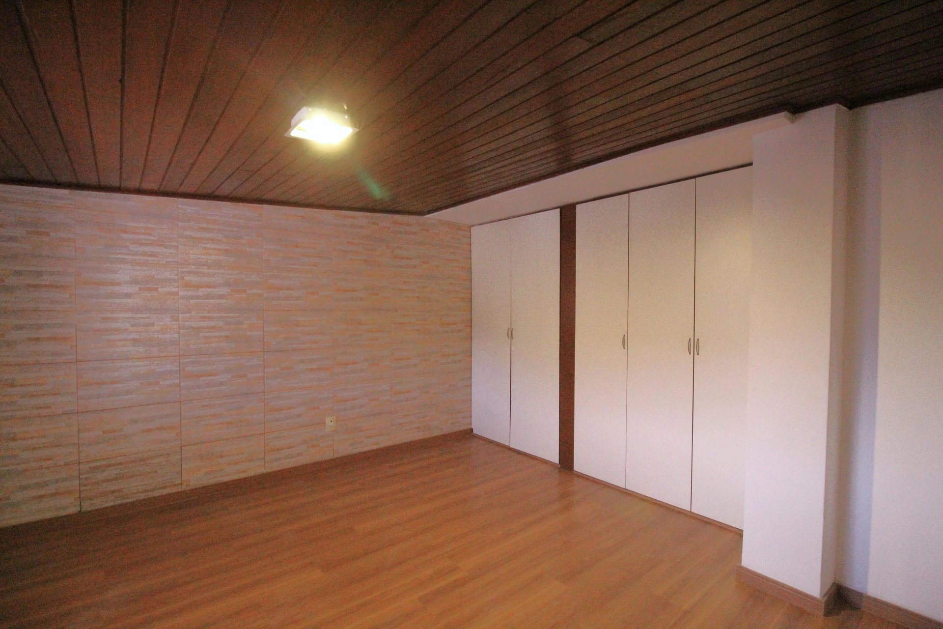 Apartamento sin muebles con 3 dormitorios y jardín privado — photo 35
