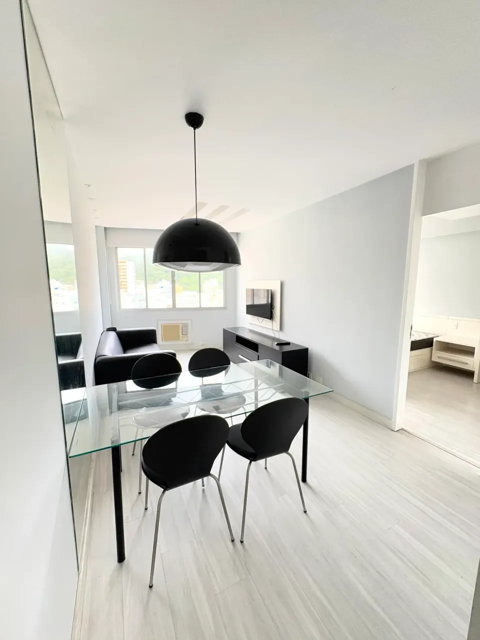 Furnished 1-bedroom apartment with a separate kitchen — photo 6