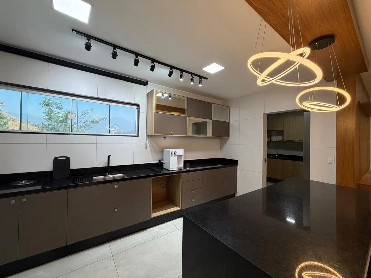 Casa em condomínio com 5 quartos e cozinha integrada — photo 3