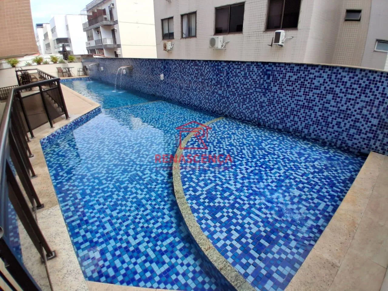 Balcony with a grill in a 2-bedroom apartment, 80 m² — photo 15