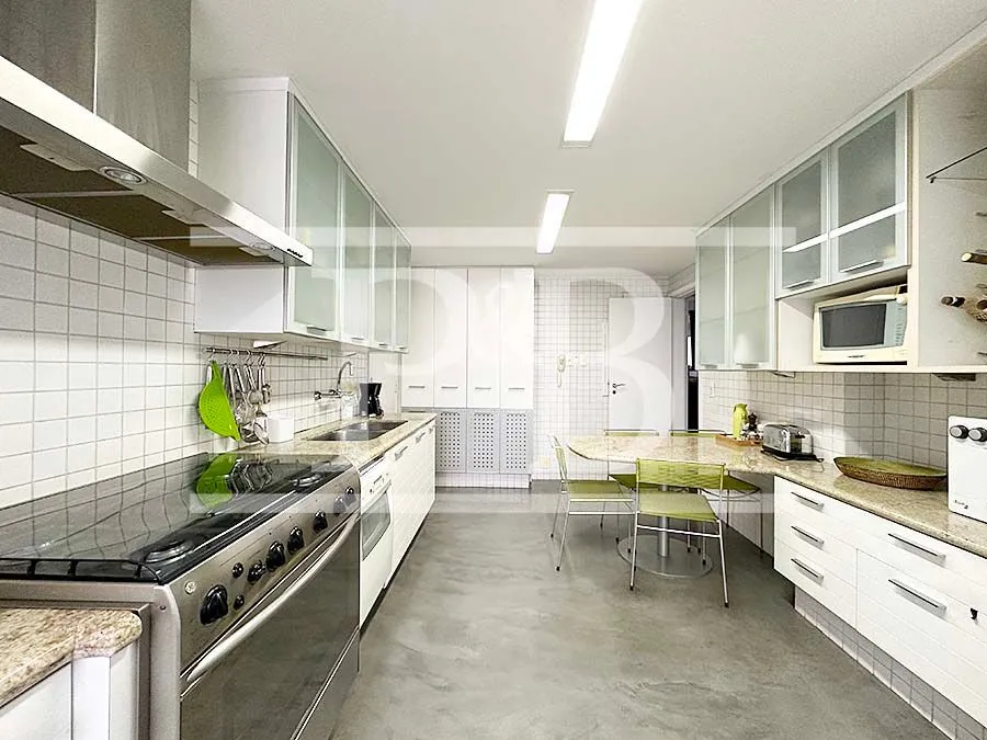 4-bedroom apartment with 200 m² and 2 parking spots — photo 28