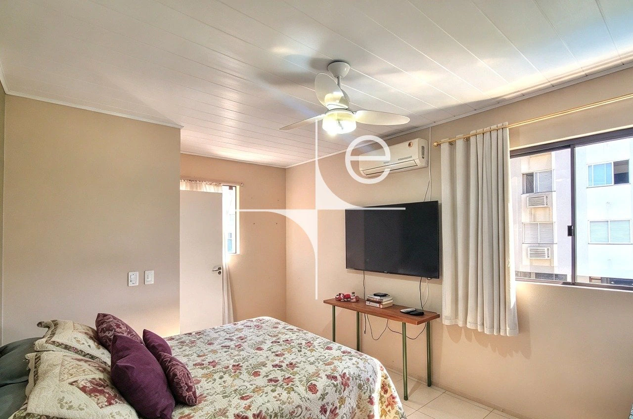 3-bedroom house with a grill on the balcony in Florianópolis — photo 11