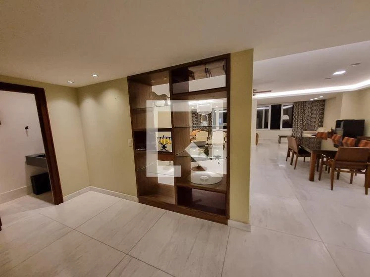 Washing machine in a 3-bedroom apartment, 300 m² — photo 34