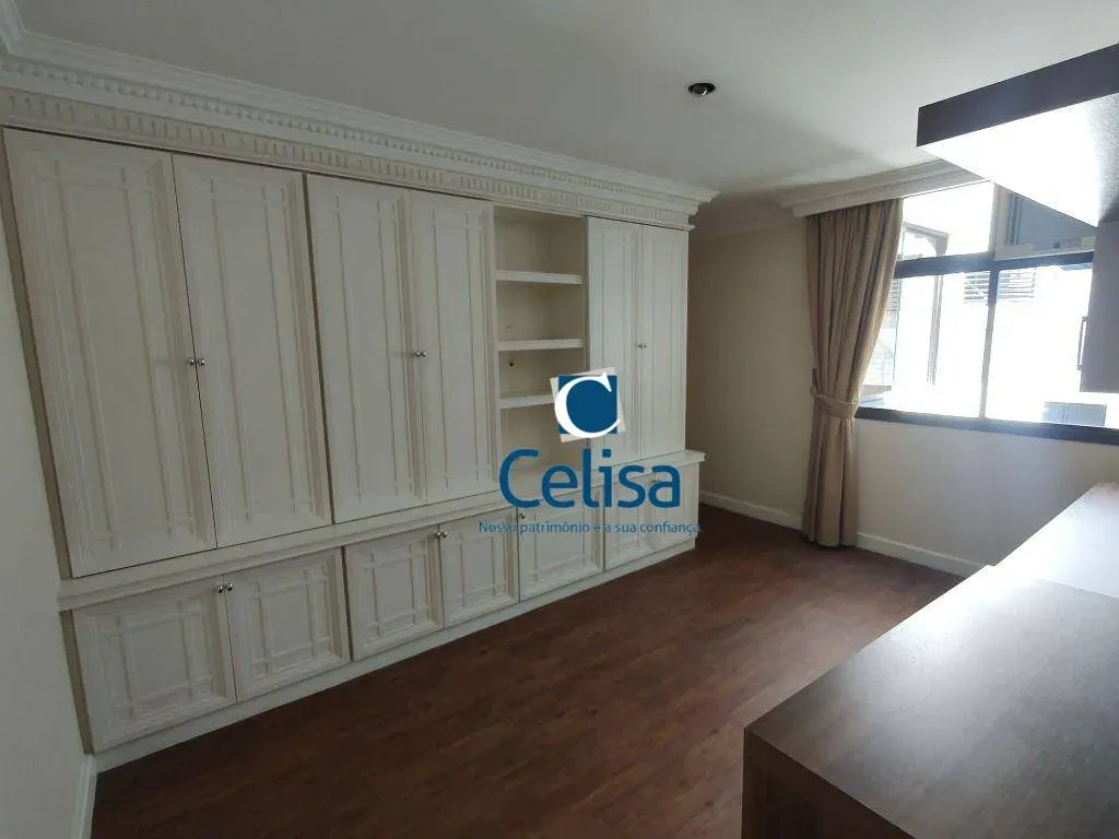 Furnished 294 m² apartment with a balcony grill — photo 12