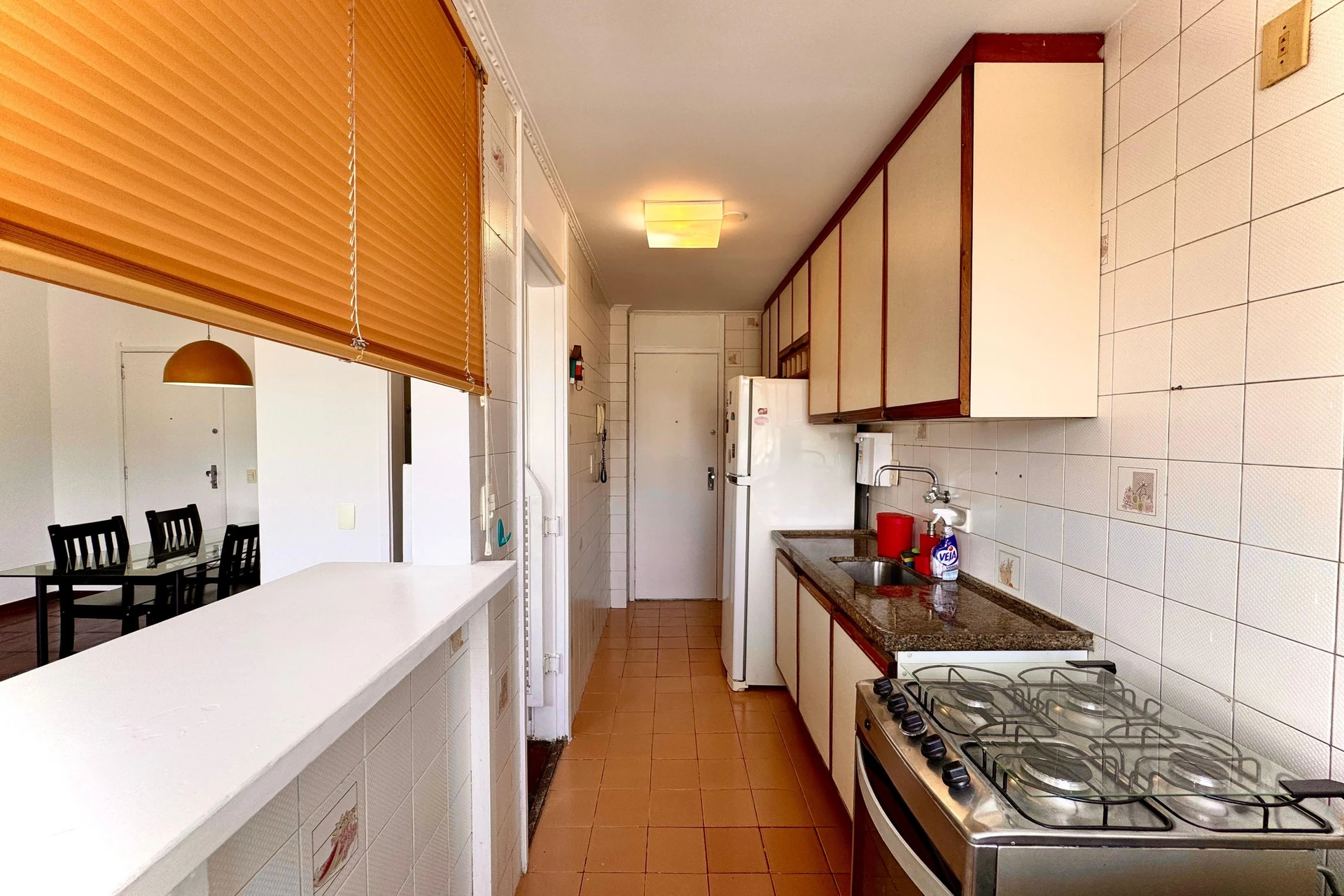 2-bedroom apartment in a building with a gym — photo 12