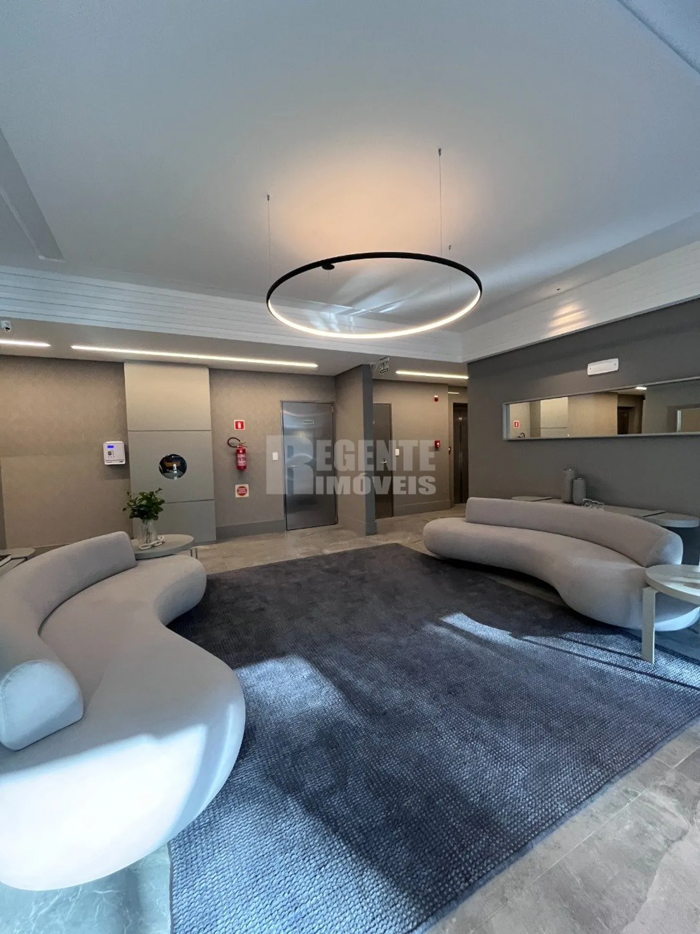 Apartamento amueblado de 2 dormitorios con balcón — photo 4