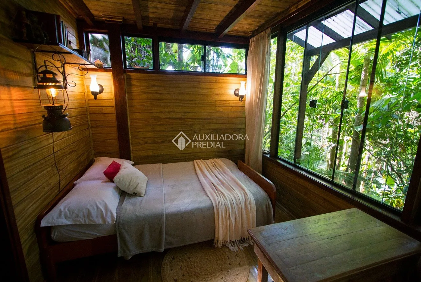 Furnished house with a balcony, 6 bedrooms and 3 baths — photo 53