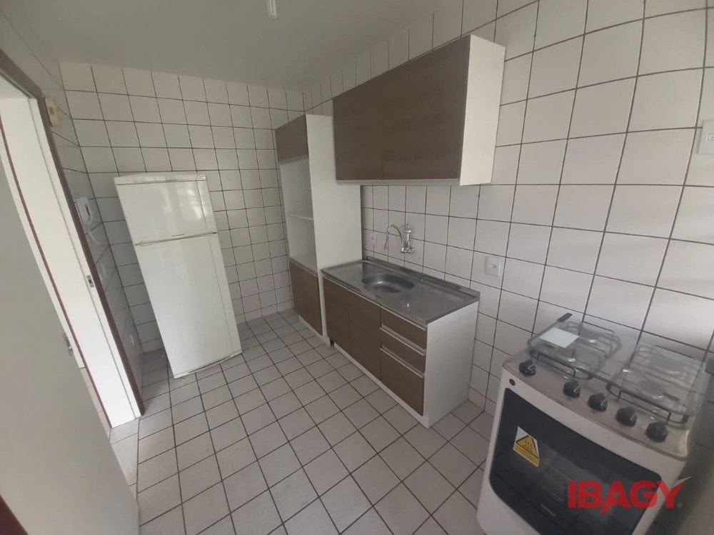 Furnished 82 m² apartment with 2 bedrooms — photo 4
