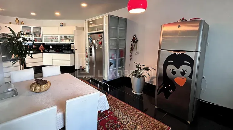 Furnished house with 6 en-suite bedrooms and 10 bathrooms — photo 29