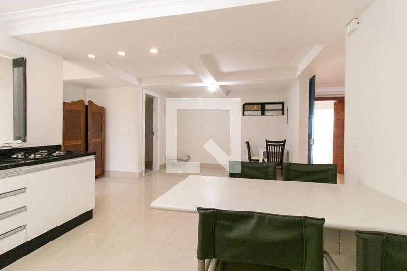 Rental house with 5 bedrooms and 290 m² — photo 3