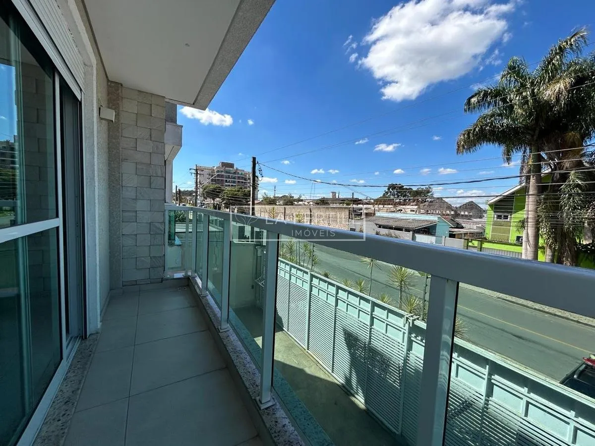 Casa de 3 dormitorios con balcón gourmet en Curitiba — photo 12