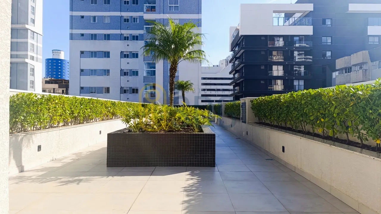 Furnished 1-bedroom apartment with glassed balcony — photo 17