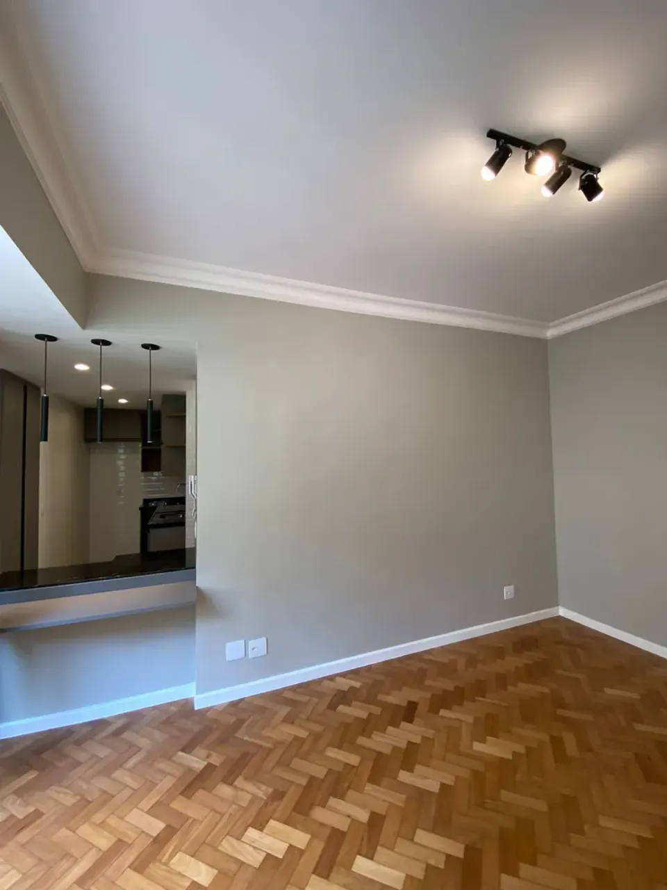 Rental apartment with open-plan kitchen and 1 parking space — photo 8
