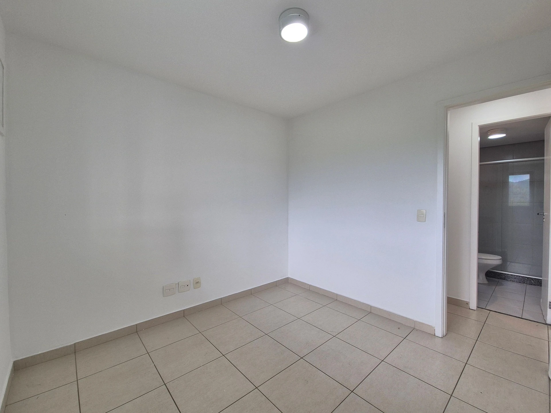 2-bedroom apartment with a home office — photo 23
