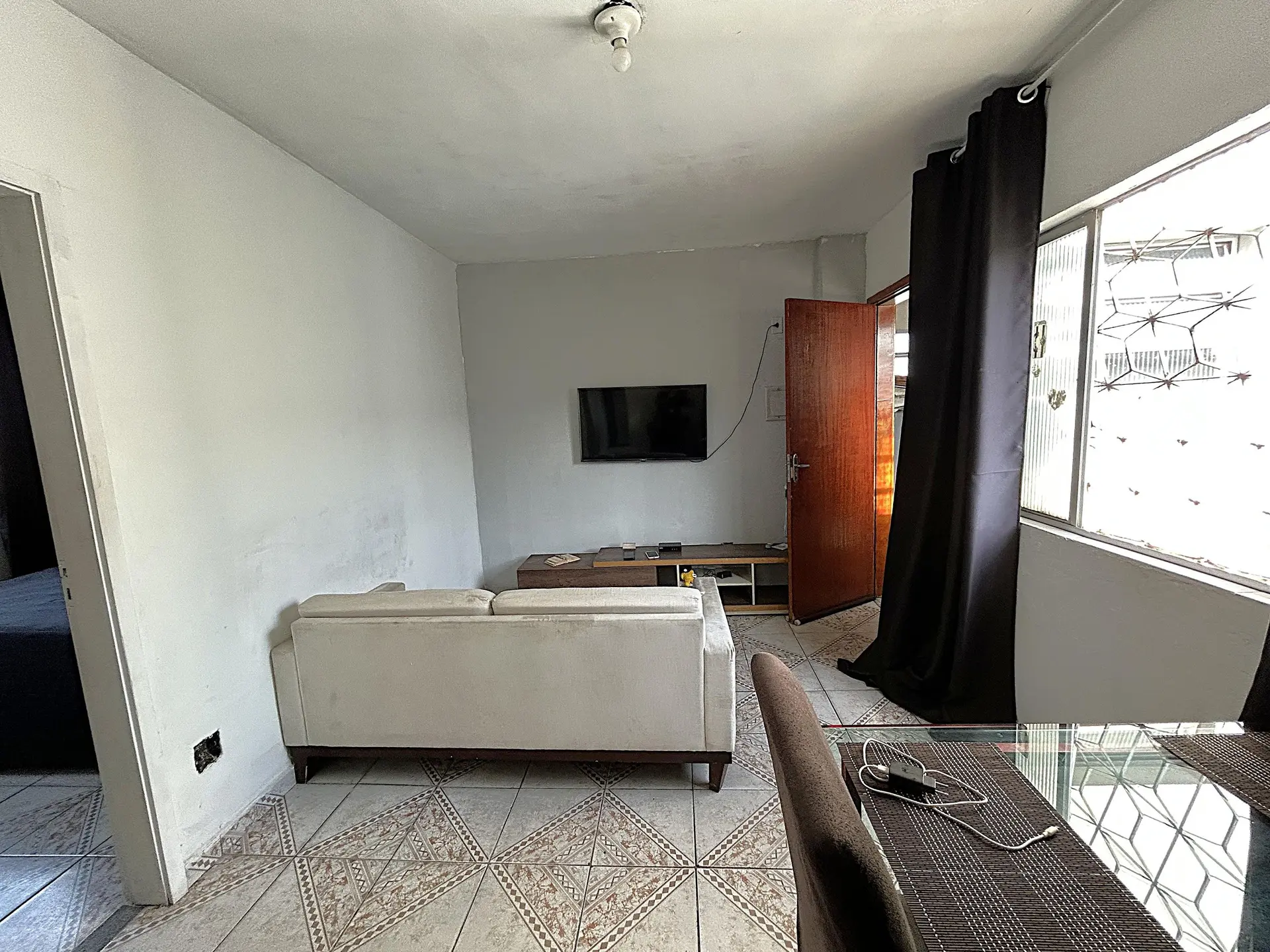 Furnished 2-bedroom apartment with building party room — photo 31