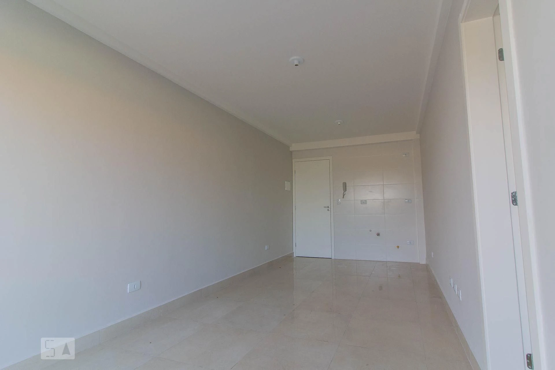 Unfurnished studio with 1 bedroom and a balcony — photo 4