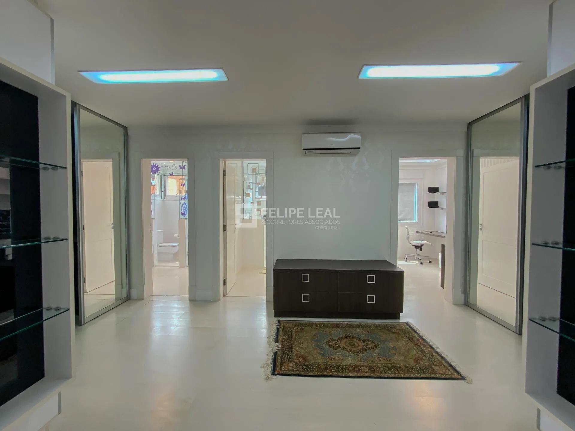 Casa em condomínio com 9 dormitórios e 8 suítes — photo 69
