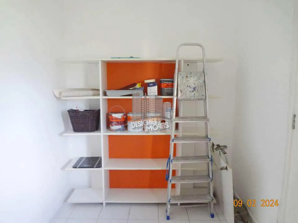 Balcony with a grill in a 3-bedroom apartment, 129 m² — photo 33
