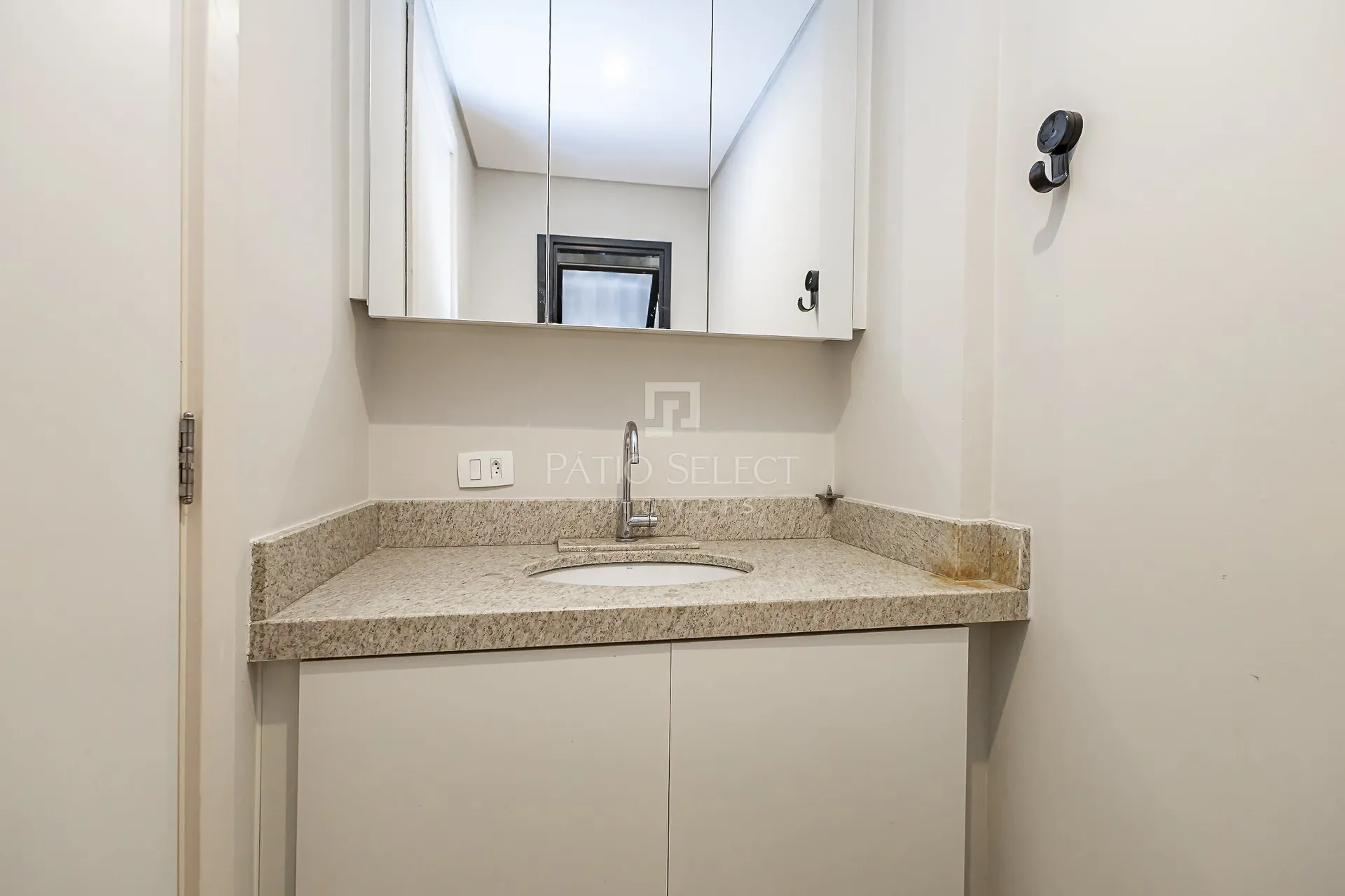 Ванна и 2 спальни: квартира 412 м² — photo 41
