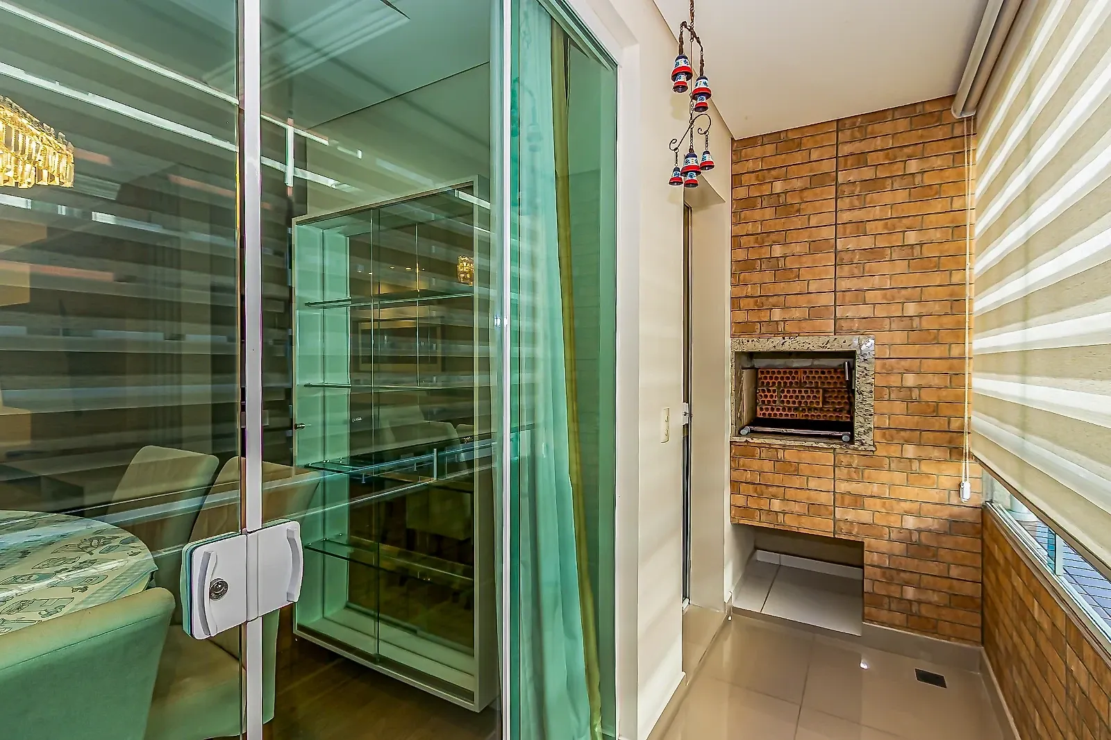 Balcony with a grill in a 3-bedroom apartment, 74 m² — photo 34
