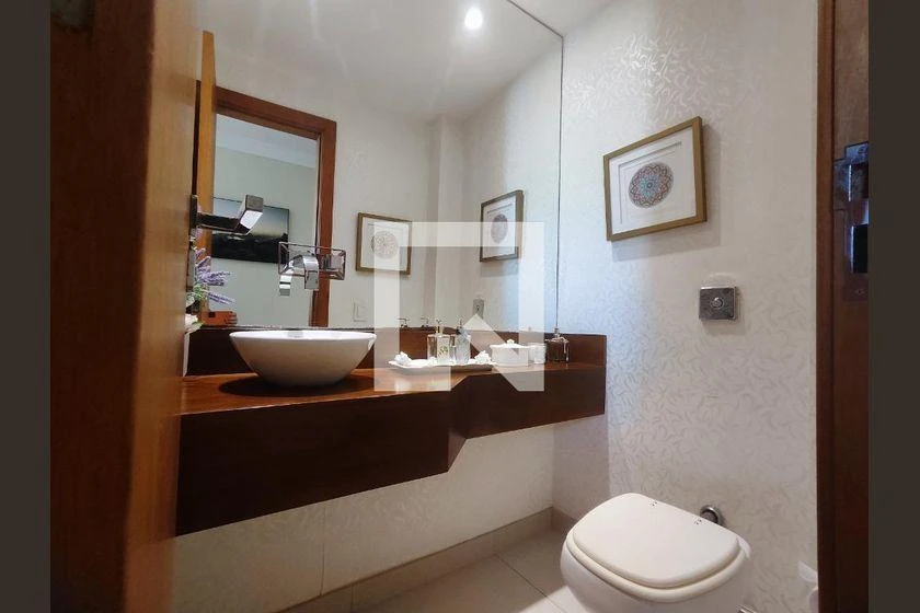 Rental apartment with 4 bedrooms, 360 m² and a balcony — photo 38