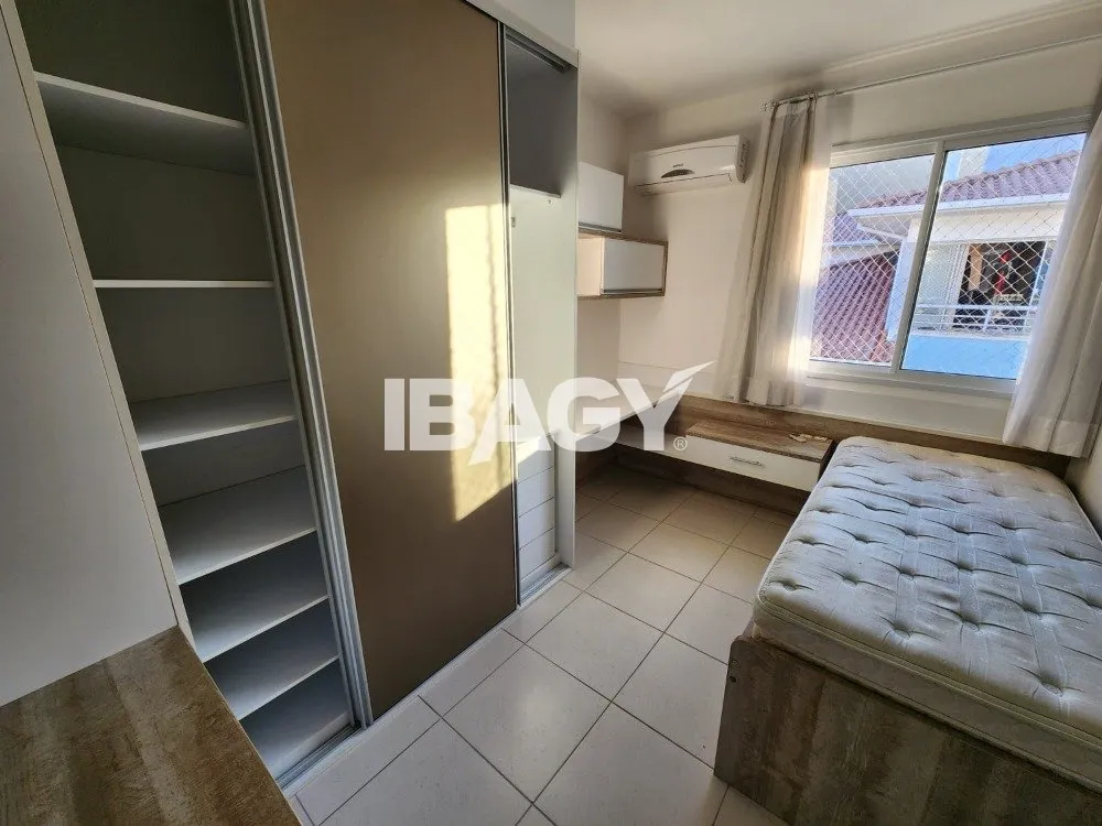 Glass-enclosed balcony in a 2-bedroom apartment, 66 m² — photo 15