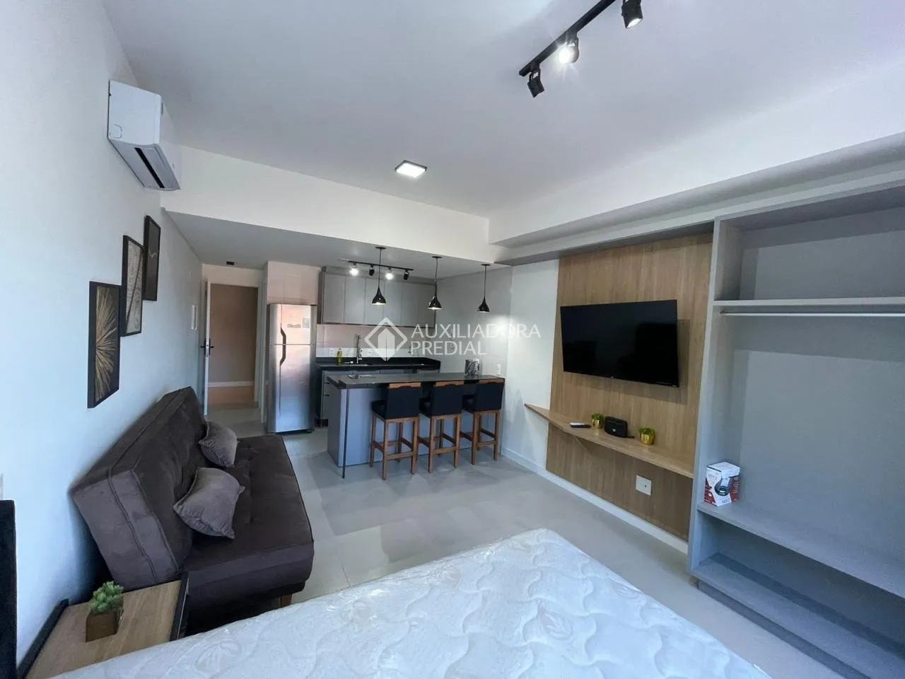 Furnished 1-bedroom apartment with balcony, 43 m² — photo 11