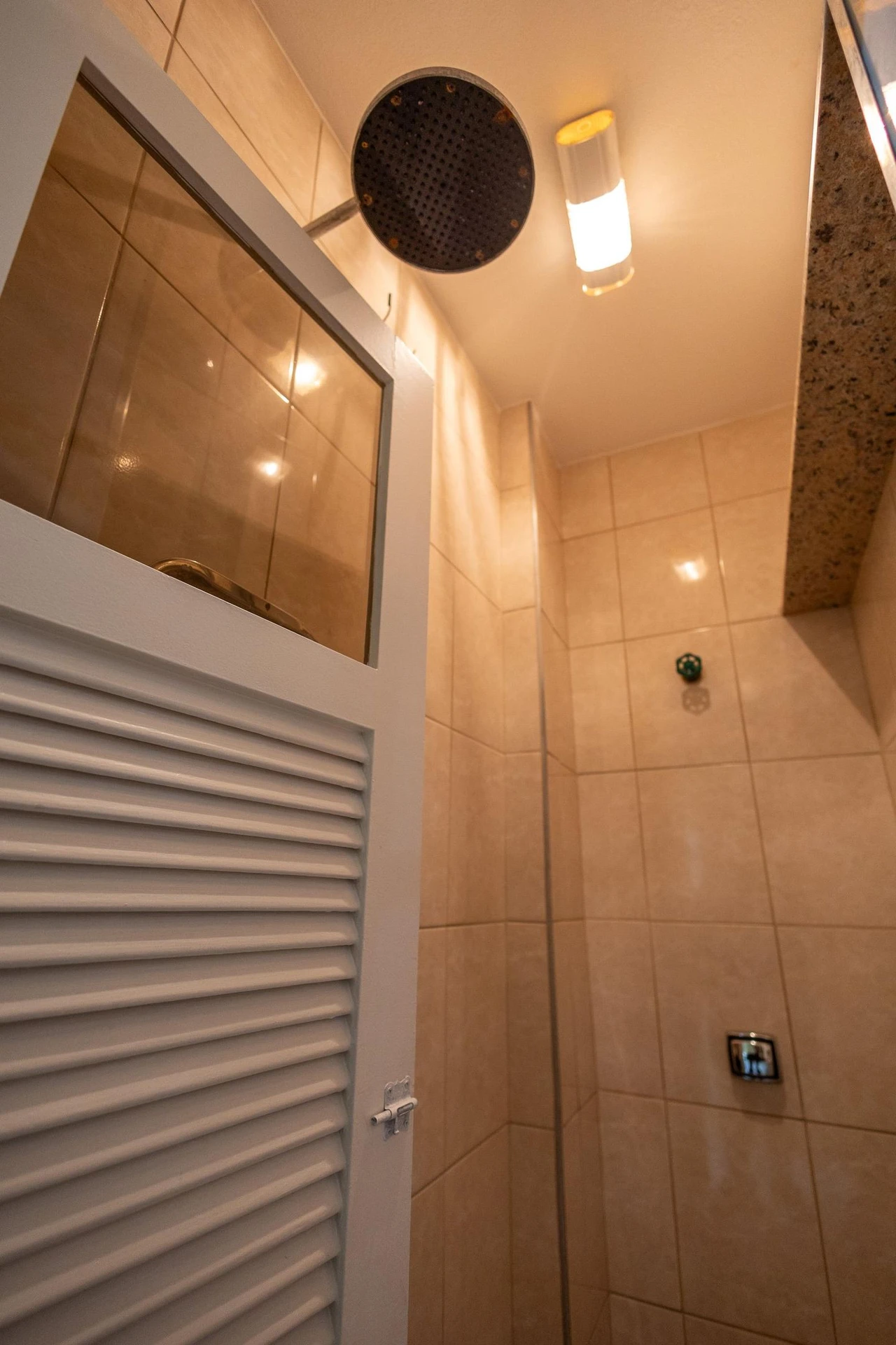 3-bedroom apartment with a park view — photo 44