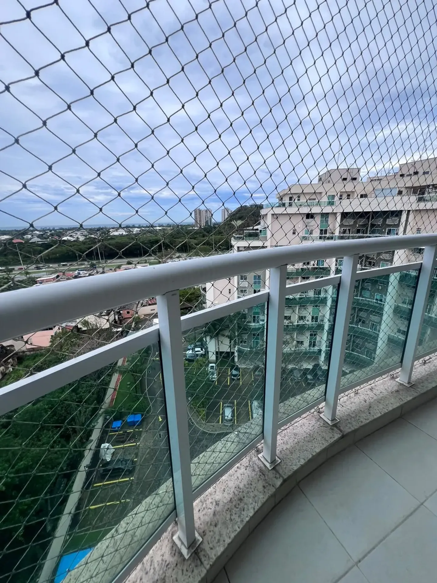 Apartment on the 10th floor with a grill on the balcony — photo 61