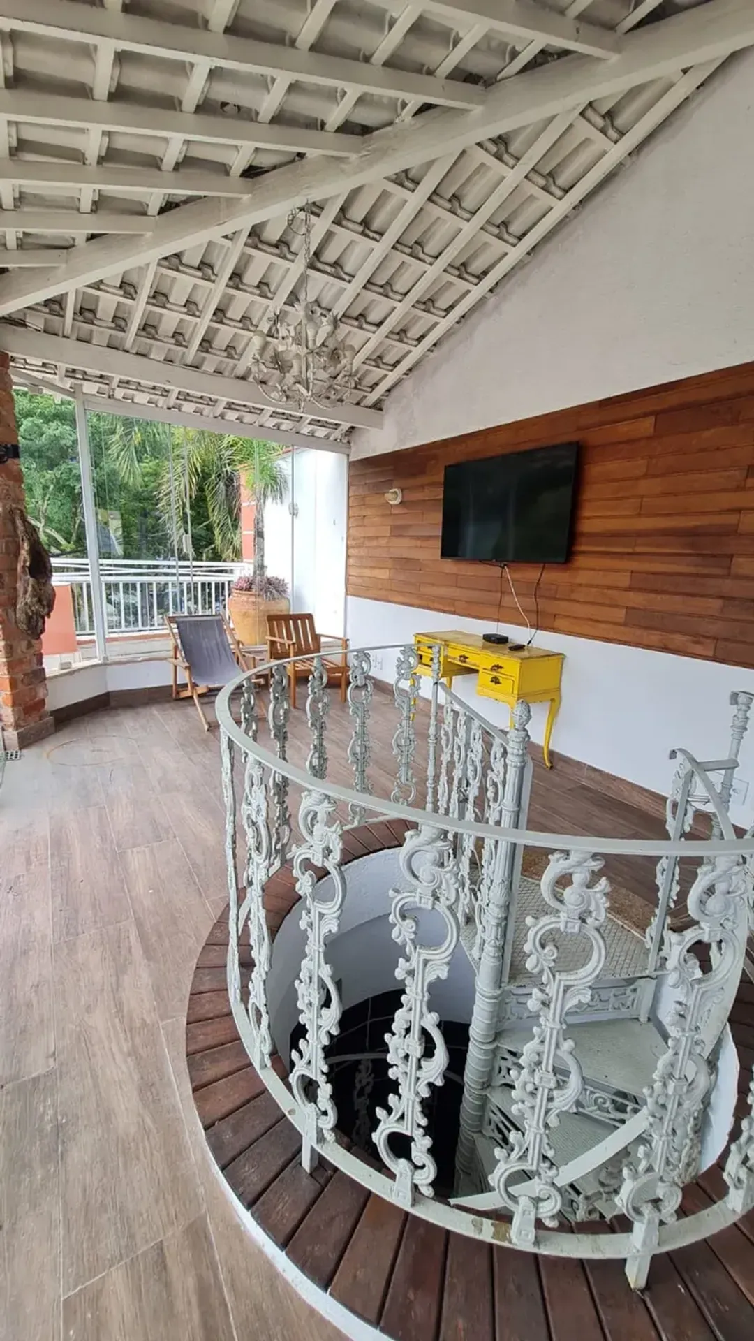 Furnished house 450 m² with 4 bedrooms and 4 bathrooms — photo 43