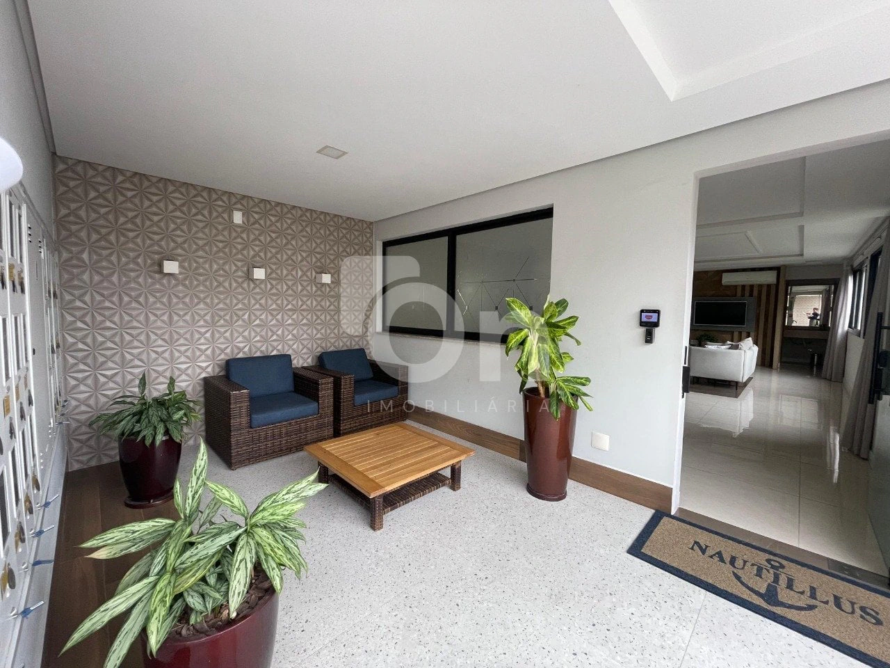 One-bedroom apartment with a mountain view in Florianópolis — photo 21