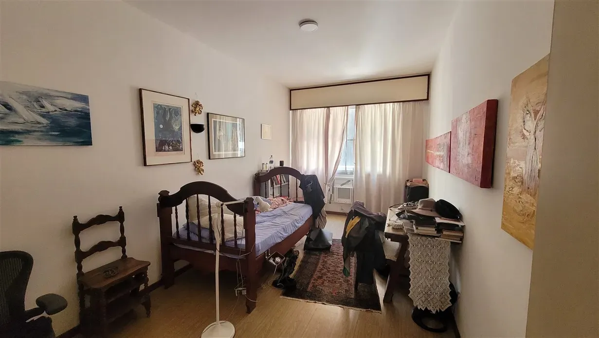 4-bedroom apartment with 280 m² and a glassed balcony — photo 22