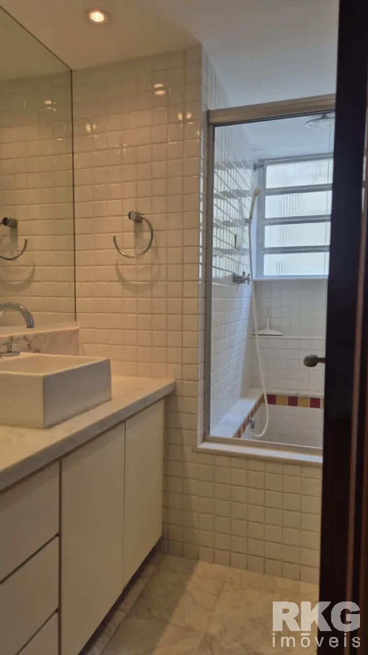Furnished apartment with 3 bedrooms and 2 bathrooms — photo 13