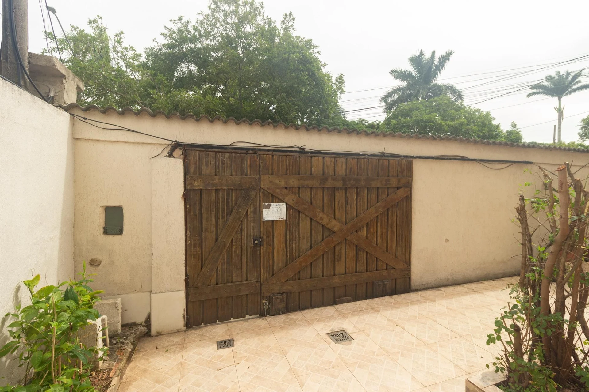 Unfurnished 2-bedroom apartment with 1 bathroom and pets — photo 31