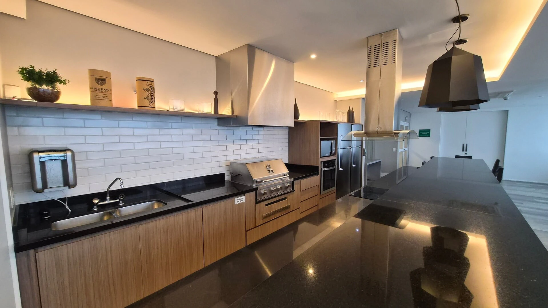 1 quarto e janelas do piso ao teto: apartamento de 35 m² — photo 2