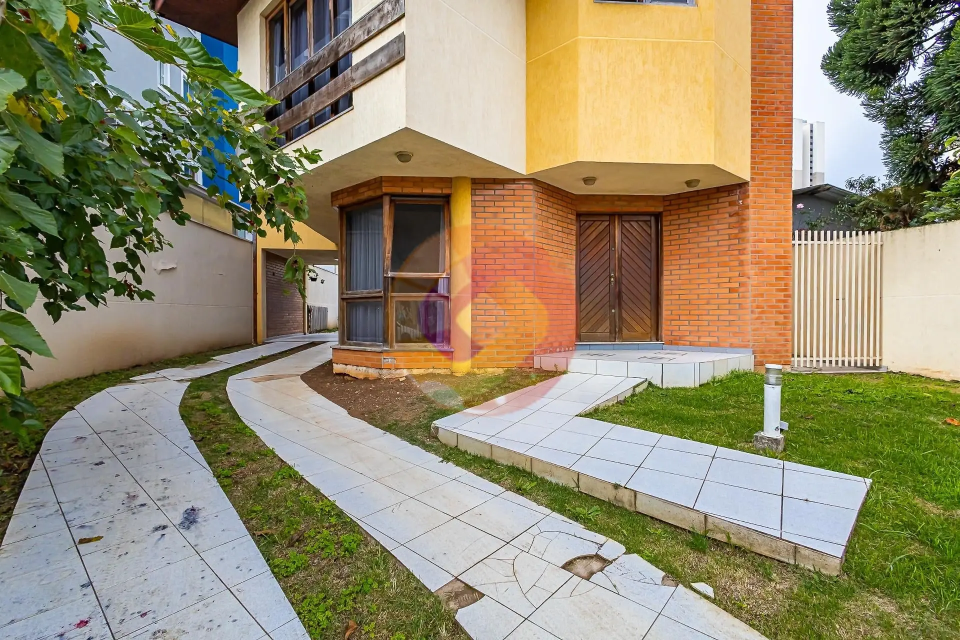 3-bedroom house with a washing machine in Curitiba — photo 25