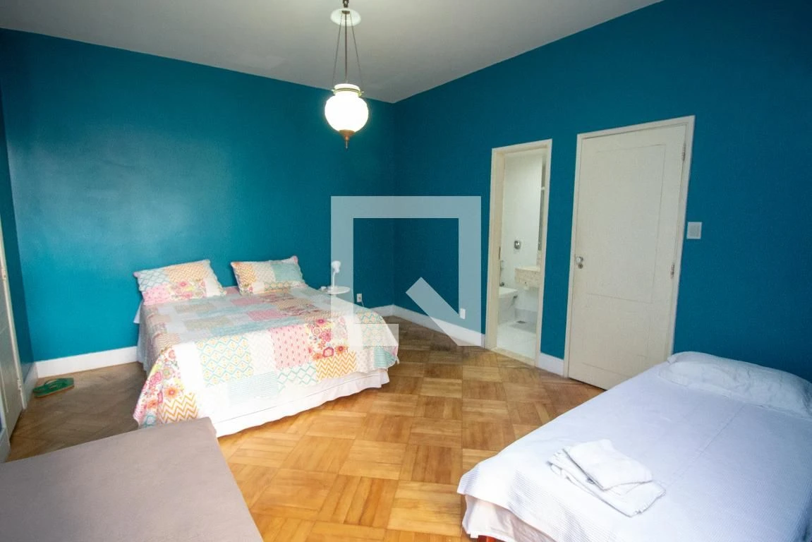 Furnished apartment with 3 bedrooms and 5 bathrooms — photo 17
