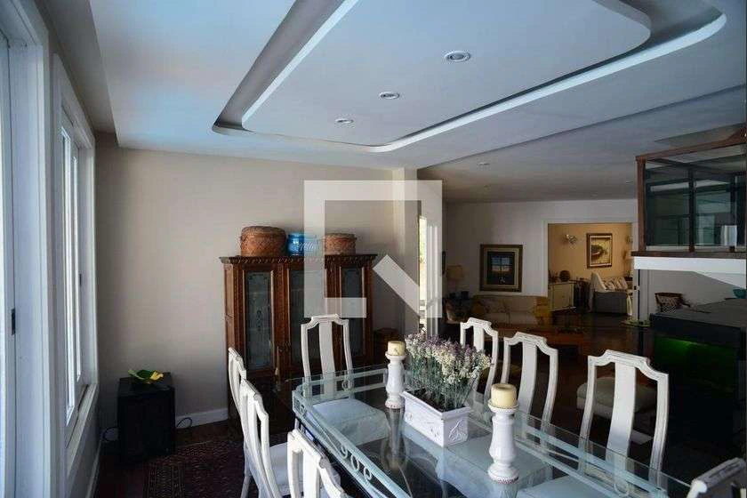House in a gated community with 5 bedrooms and mountain view — photo 28