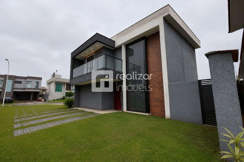 Casa em condomínio com 4 quartos e estilo moderno