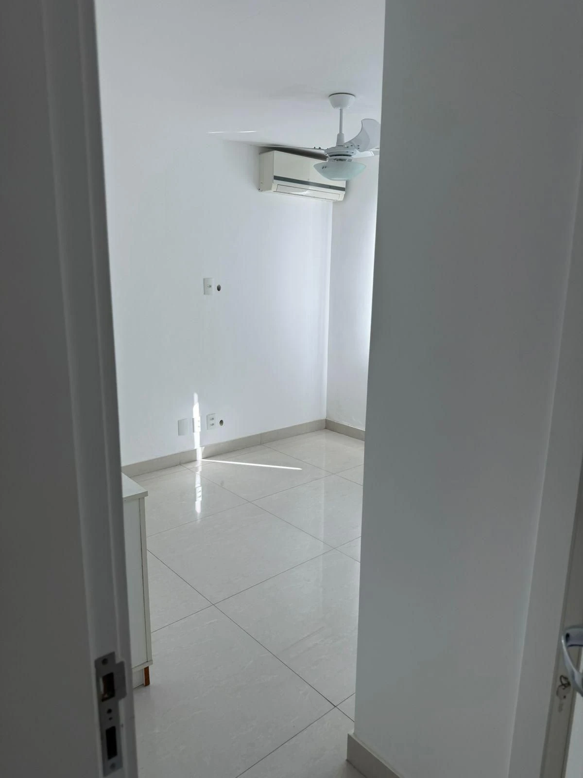 Unfurnished house with 3 en-suite bedrooms and 5 baths — photo 5
