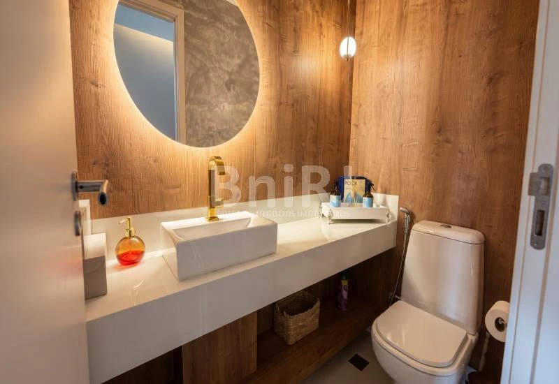 160 m² apartment with 4 bedrooms and 1 bathroom — photo 10