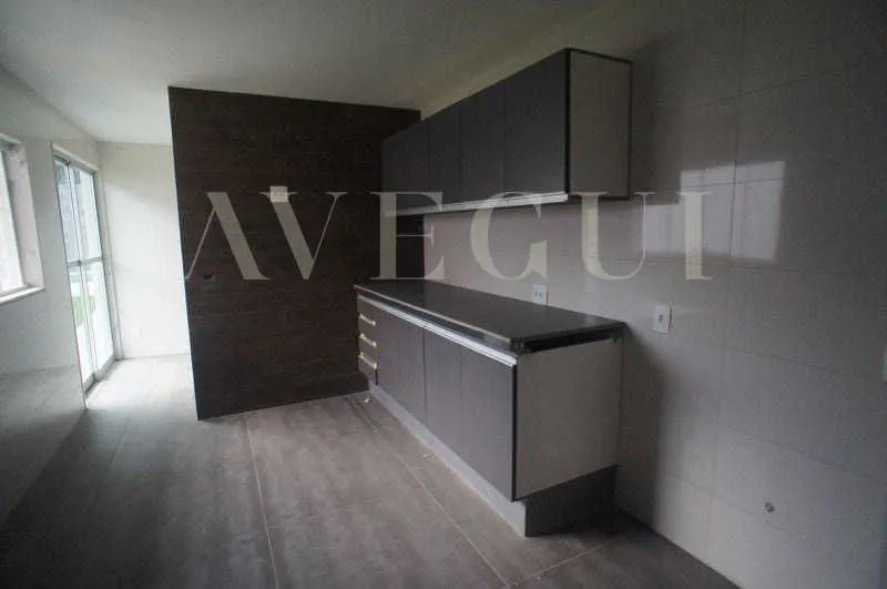 4-bedroom house with a bathtub in Rio de Janeiro — photo 13