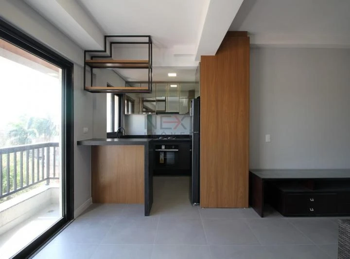 Furnished top-floor flat with gas open-plan kitchen and parking — photo 3